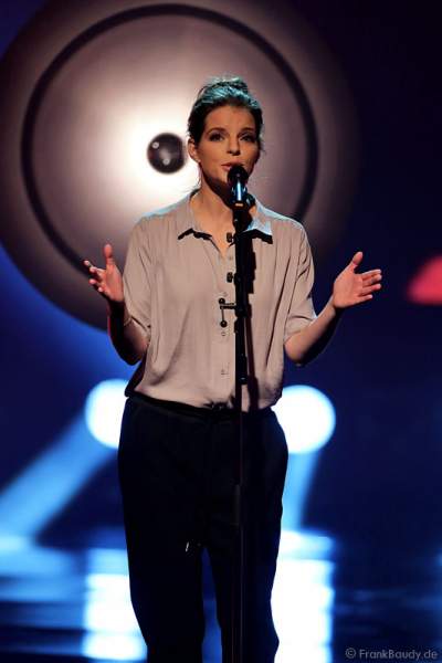 Yvonne Catterfeld bei Verstehen Sie Spaß? live aus der Baden-Arena Offenburg 2013
