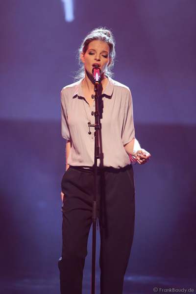 Yvonne Catterfeld bei Verstehen Sie Spaß? live aus der Baden-Arena Offenburg 2013