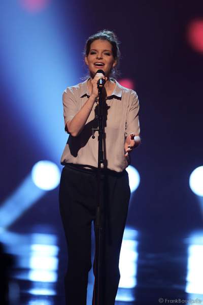 Yvonne Catterfeld bei Verstehen Sie Spaß? live aus der Baden-Arena Offenburg 2013