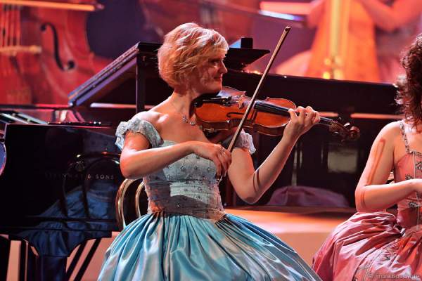 André Rieu mit seinem Orchester bei Verstehen Sie Spaß? live aus der Baden-Arena Offenburg 2013