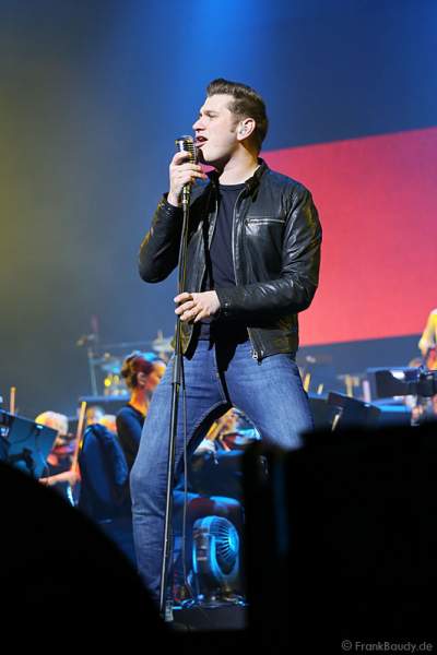Sebastian Raetzel von der Rock'n'Roll-Band The Baseballs bei AIDA Night of the Proms 2013 – SAP Arena Mannheim