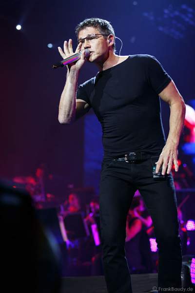 Sänger und Frontmann Morten Harket der Popband a-ha bei AIDA Night of the Proms 2013