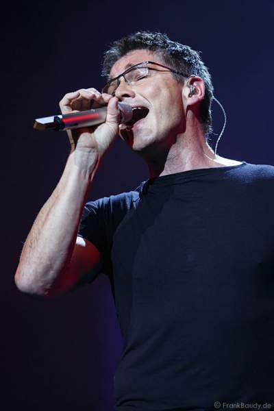 Sänger und Frontmann Morten Harket der Popband a-ha bei AIDA Night of the Proms 2013