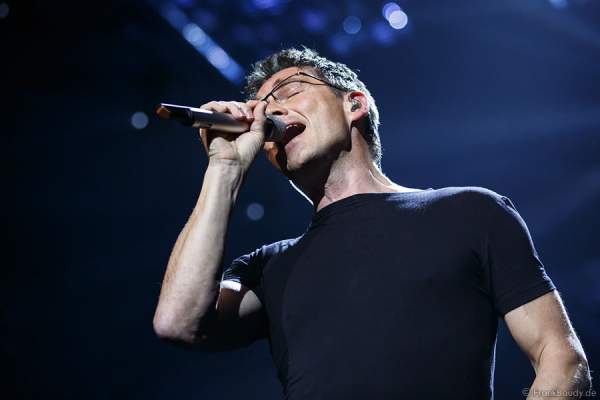 Sänger und Frontmann Morten Harket der Popband a-ha bei AIDA Night of the Proms 2013