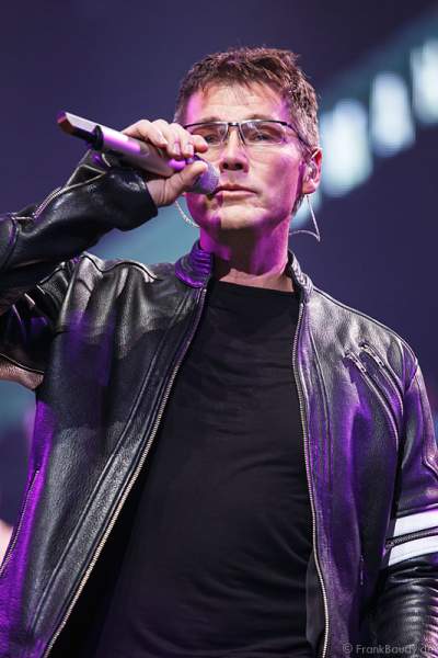 Sänger und Frontmann Morten Harket der Popband a-ha bei AIDA Night of the Proms 2013