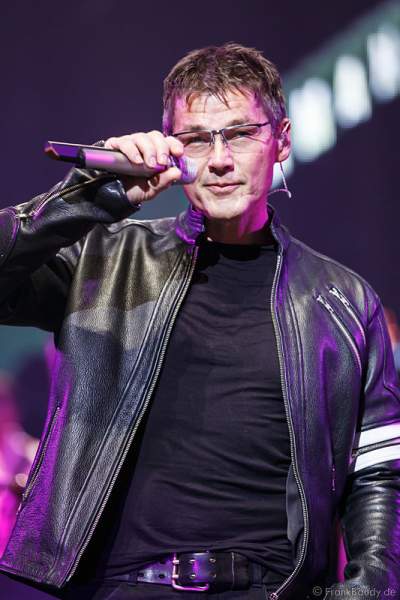 Sänger und Frontmann Morten Harket der Popband a-ha bei AIDA Night of the Proms 2013
