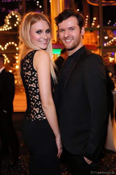 Das Duo Glasperlenspiel mit Carolin Niemczyk und Daniel Grunenberg bei der José Carreras Spendengala 2013 im Europa-Park