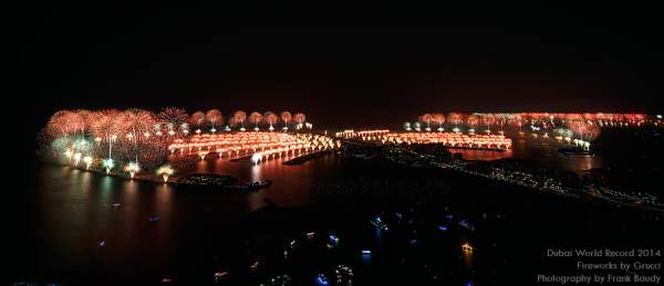 Dubai worlds biggest and largest fireworks display on New Year’s Eve 2013/2014, Dubai World Record 2014 - Größtes Feuerwerk der Welt