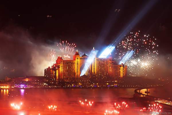 Dubai worlds biggest and largest fireworks display on New Year’s Eve 2013/2014, Dubai World Record 2014 - Größtes Feuerwerk der Welt