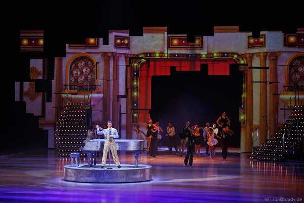 Norbert Schramm bei HOLIDAY ON ICE Show PLATINUM