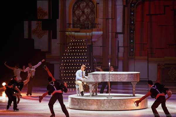 Norbert Schramm bei HOLIDAY ON ICE Show PLATINUM