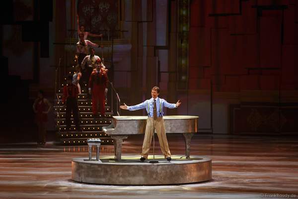 Norbert Schramm bei HOLIDAY ON ICE-Show PLATINUM