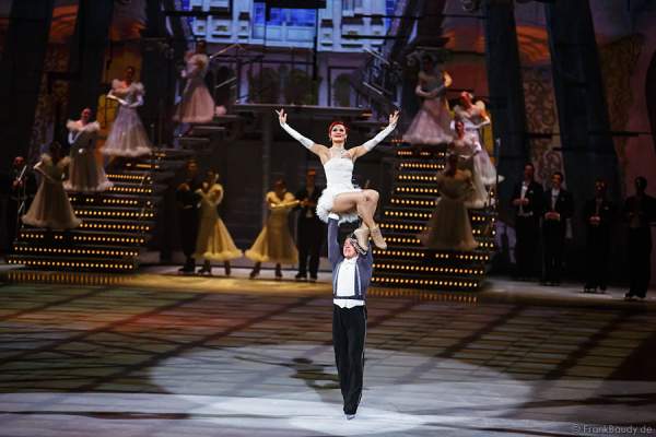 Daria Perminova & Evgeny Belyanin bei Holiday on Ice - PLATINUM