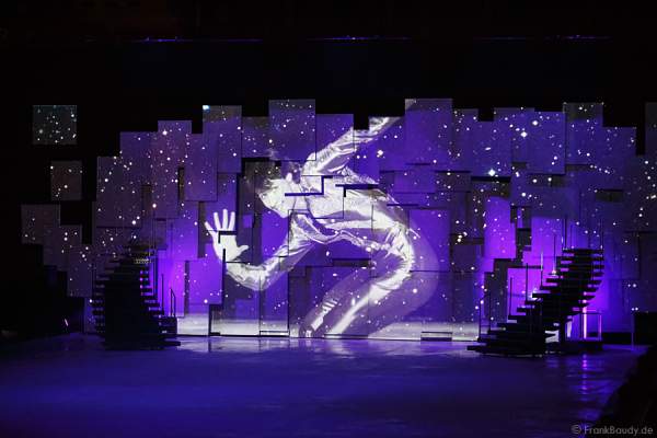 Norbert Schramm bei HOLIDAY ON ICE Show PLATINUM