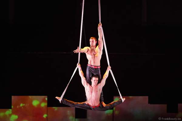 Holiday on Ice - PLATINUM