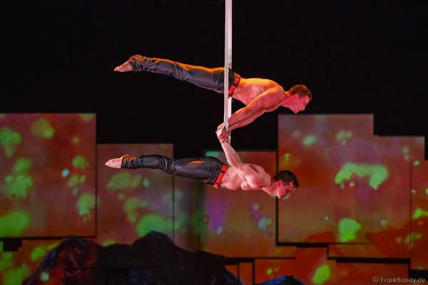 Holiday on Ice - PLATINUM