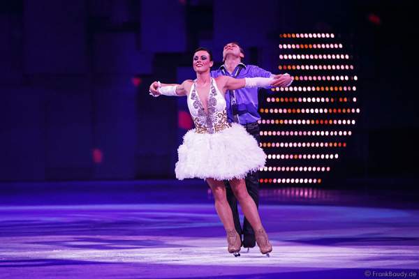 Eiskunstläuferin MacKenzie Crawford bei Holiday on Ice - PLATINUM