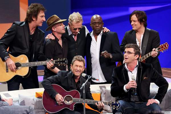 Hans Sigl im Duett mit Peter Maffay bei Wetten, dass..? am 25. Januar 2014 in Karlsruhe