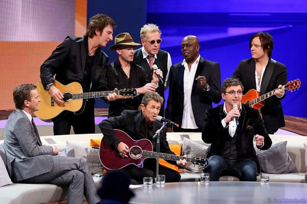 Hans Sigl im Duett mit Peter Maffay bei Wetten, dass..? am 25. Januar 2014 in Karlsruhe