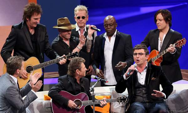 Hans Sigl im Duett mit Peter Maffay bei Wetten, dass..? am 25. Januar 2014 in Karlsruhe