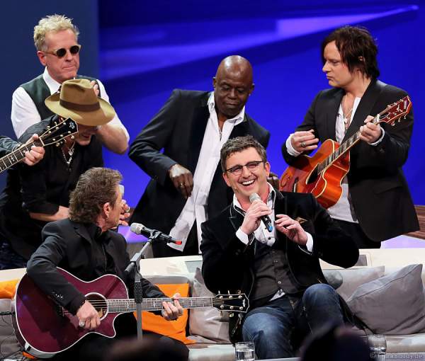 Hans Sigl im Duett mit Peter Maffay bei Wetten, dass..? am 25. Januar 2014 in Karlsruhe