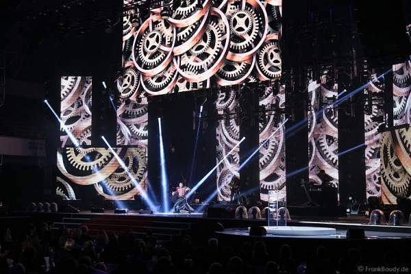 DJ Bobo mit Circus beim PRG Live Entertainment Award (LEA) 2014 in der Festhalle Frankfurt