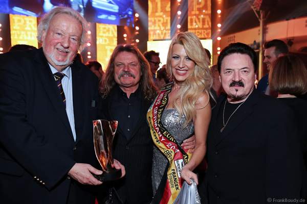 Hans Werner Funke, Leslie Mandoki, Miss Germany 2014 Vivien Konca und Bobby Kimball beim PRG LEA 2014 - Live Entertainment Award