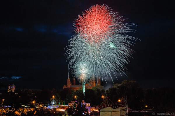 Feuerwerk bei der Frühjahrsmesse 2014 in Speyer