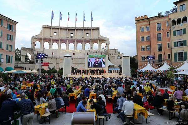 Miss WM 2014 Wahl im Innenhof/Piazza des Hotels Colosseo - Europa-Park Rust