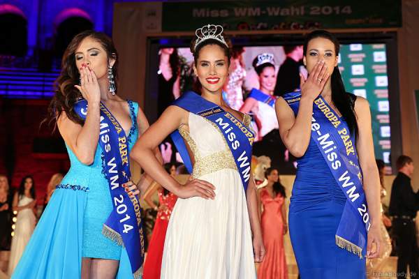 Laritza Libeth Parraga Arteaga (Ecuador), Daniela Ocoro Mejia (Kolumbien) und Felicia Kitchings (USA) bei der Miss WM 2014 Wahl im Europa-Park Rust