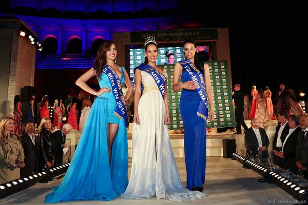 Laritza Libeth Parraga Arteaga (Ecuador), Daniela Ocoro Mejia (Kolumbien) und Felicia Kitchings (USA) bei der Miss WM 2014 Wahl im Europa-Park Rust