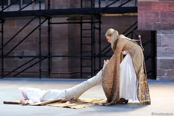 Charlotte Puder als Kriemhild