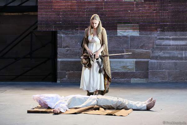 Charlotte Puder als Kriemhild