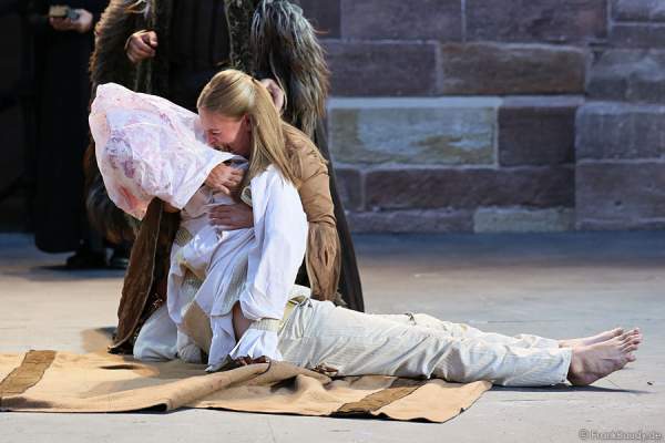 Charlotte Puder als Kriemhild