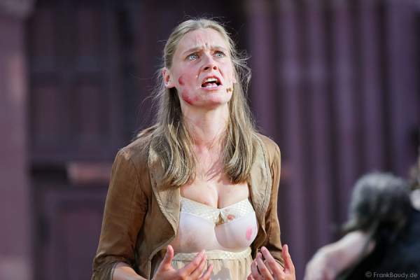 Charlotte Puder als Kriemhild