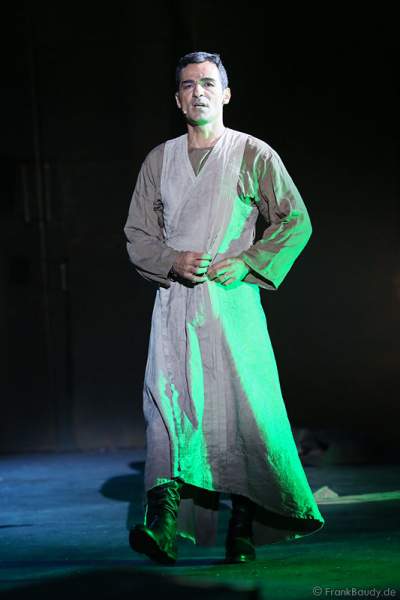 Erol Sander als Hunnenkönig Etzel