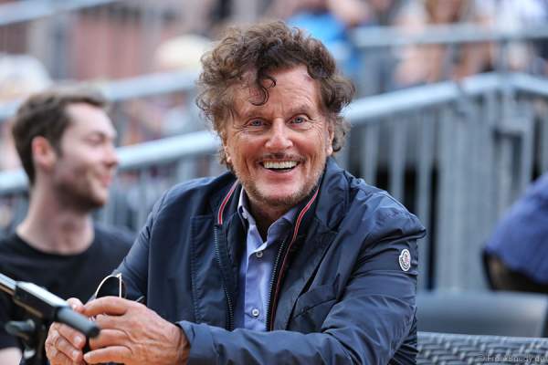 A138_IMG_9368-Jv01-01so