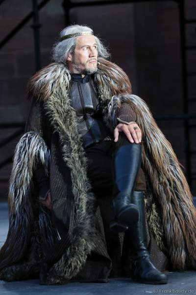 Christian Nickel als König Gunther