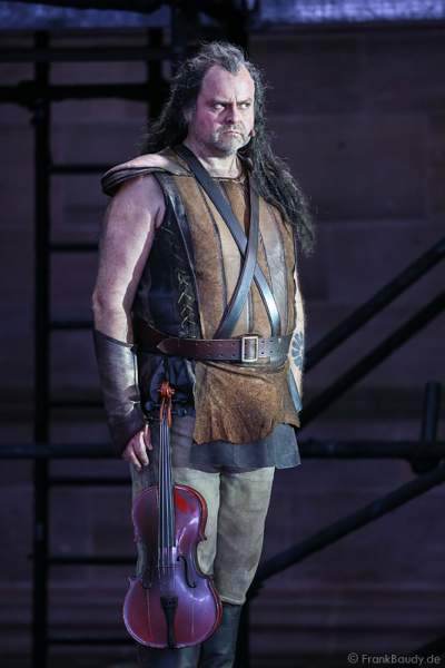 Markus Majowski als Volker von Alzey