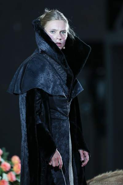 Charlotte Puder als Kriemhild