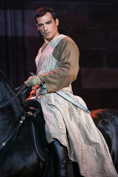 Erol Sander als Hunnenkönig Etzel