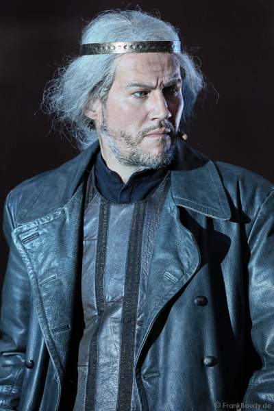 Christian Nickel als König Gunther