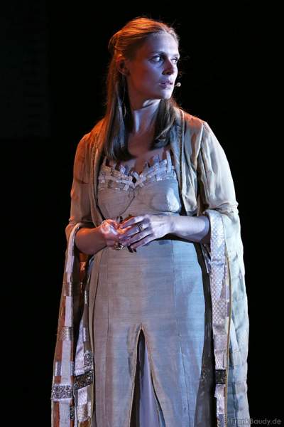 Charlotte Puder als Kriemhild