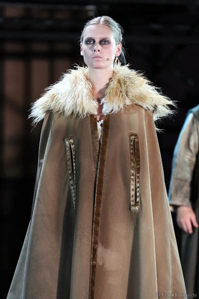 Charlotte Puder als Kriemhild