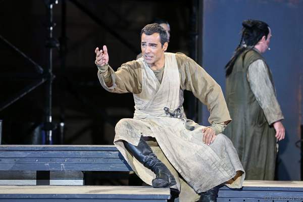 Erol Sander als Hunnenkönig Etzel