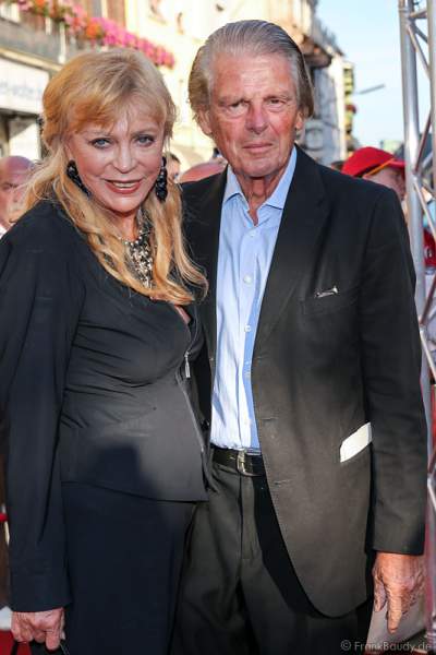 Klaus Bresser mit Frau Evelyn auf dem roten Teppich der Nibelungen-Festspiele 2014, born this way