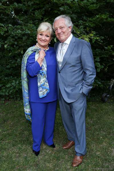 Margit Sponheimer mit Mann bei den Nibelungen-Festspiele 2014, born this way