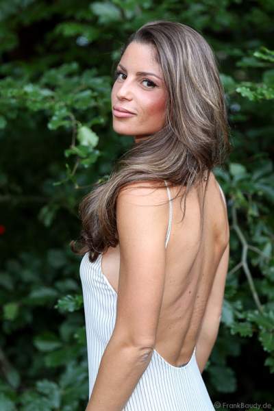 Alissa Harouat bei den Nibelungen-Festspiele 2014, born this way