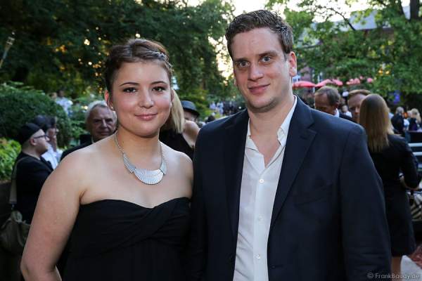 Dieter Wedel's Sohn Dominik Elsner mit Begleitung bei den Nibelungen-Festspiele 2014, born this way