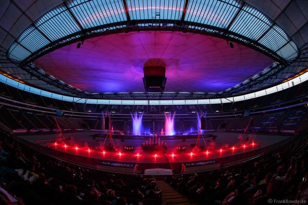 Wasserspektakel AQUANARIO 2014 in der Commerzbank-Arena in Frankfurt